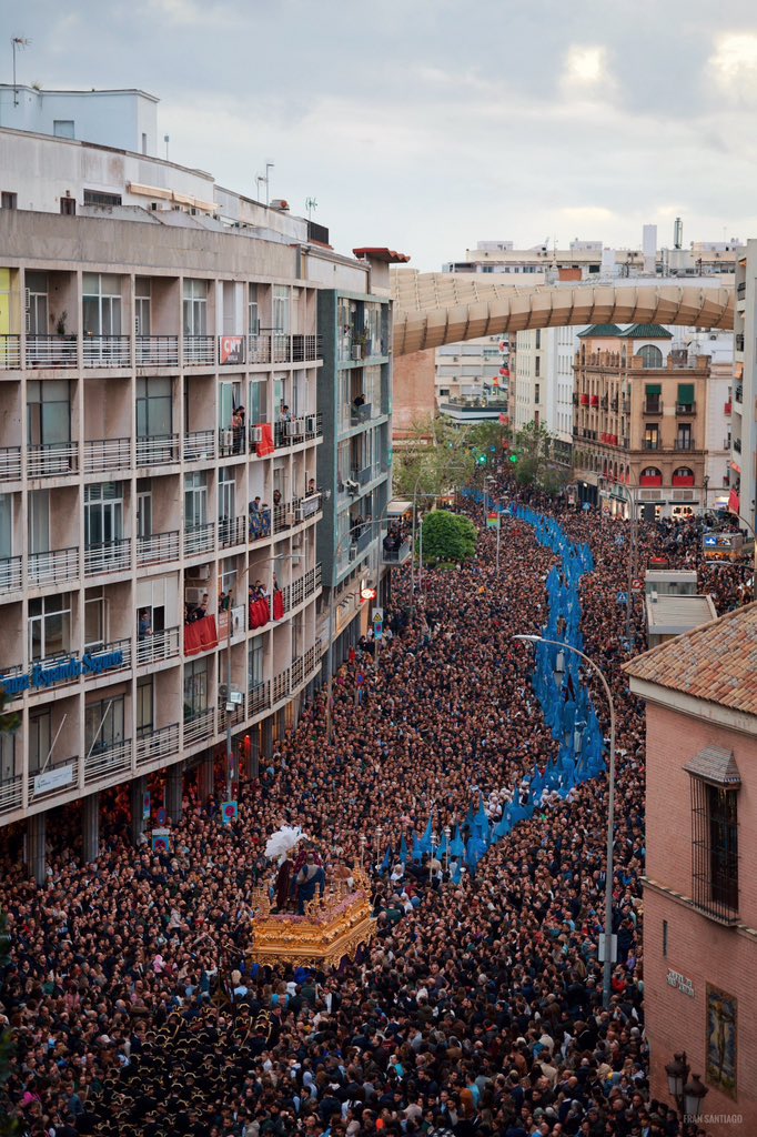 📌 Aún con el alma rota por no haber podido acompañarle el Martes Santo del presente ejercicio, celebramos esta renovación que nos llevará a un año histórico e inolvidable para nuestra <a href="/HdadSanEsteban/">𝐇𝐞𝐫𝐦𝐚𝐧𝐝𝐚𝐝 𝐝𝐞 𝐒𝐚𝐧 𝐄𝐬𝐭𝐞𝐛𝐚𝐧</a>.

Barrio de San Esteban, Judería Sevillana.