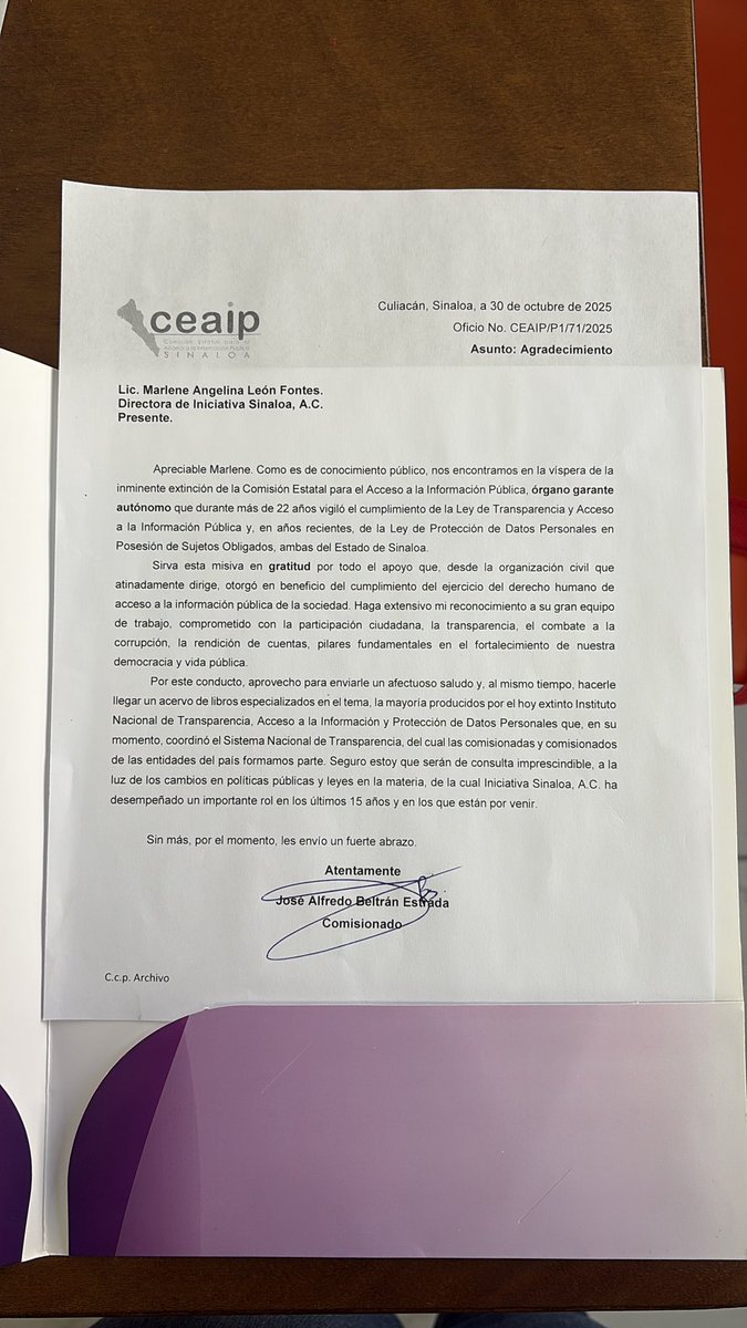 Agradecemos a <a href="/ceaip_sinaloa/">Ceaip, por la transparencia en Sinaloa</a> <a href="/JoseAlfredoBelt/">José Alfredo Beltrán</a> por obsequiarnos este acervo de libros especializados en materia de transparencia, participación ciudadana y protección de datos personales. Sin duda, un gran regalo para preservar la memoria histórica y colectiva en la materia.