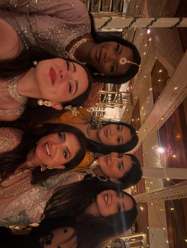 laylamemeh's tweet photo. 🫠🫠🫠🍰🍯

#HaniaAamir https://t.co/1IcZtVdlOG