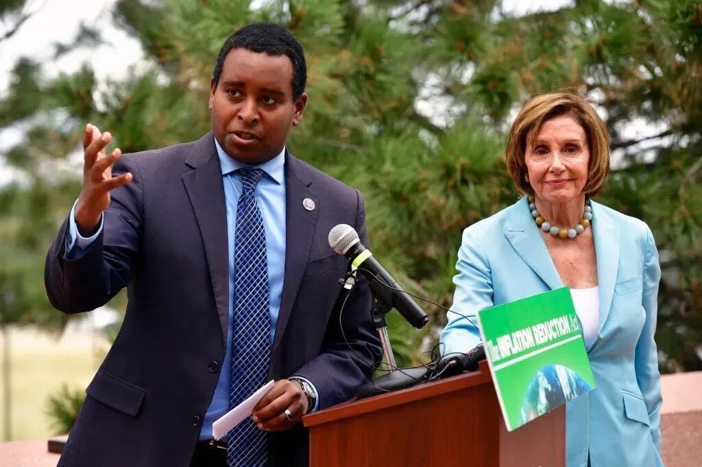 RepJoeNeguse's tweet photo. A trailblazer, icon, and living legend.

For generations to come, Speaker Pelosi will be remembered for her incredible leadership during such consequential times. It truly has been an honor to serve alongside her.

We are forever grateful Madam Speaker for your tireless service. https://t.co/MqcDwS11gd