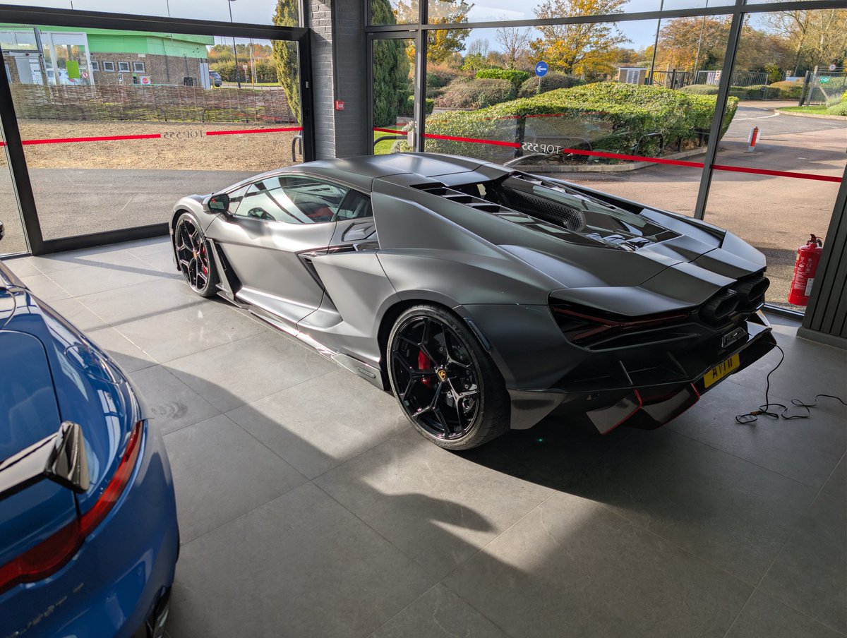 BeauTechnique's tweet photo. Lamborghini revuelto #detailing #valeting #carcare #Lamborghini #revuelto https://t.co/aUdyMD8FYv