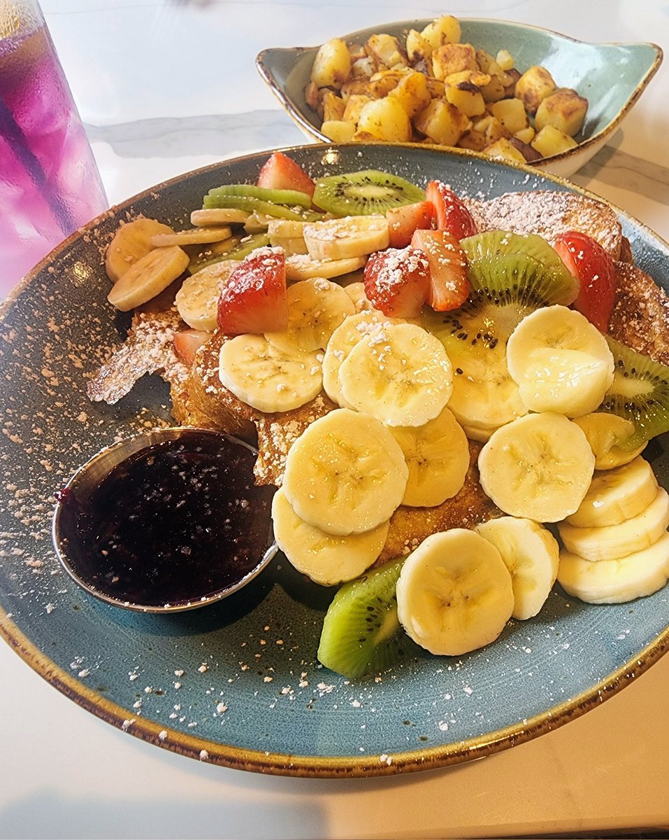 VendettaWorship's tweet photo. I dine only where decadence meets perfection ✨️ https://t.co/s23JlPeY3U