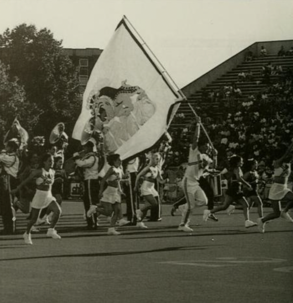 JMUAlumni's tweet photo. #JMUThrowbackThursday We've been loving gameday since 1999! https://t.co/wmMtS78JhZ