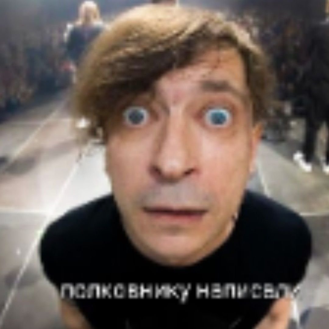 Призываю фандомную силу. Есть ли у меня тут (или у вас) - фандомные фанаты би2? Пока что не для исследовательского инетервью, но прояснить пару моментиков - во-первых, про то, есть ли в целом какой-то целостный фандом??