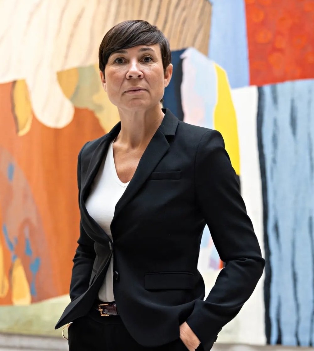 Vivian Larsen tweet media