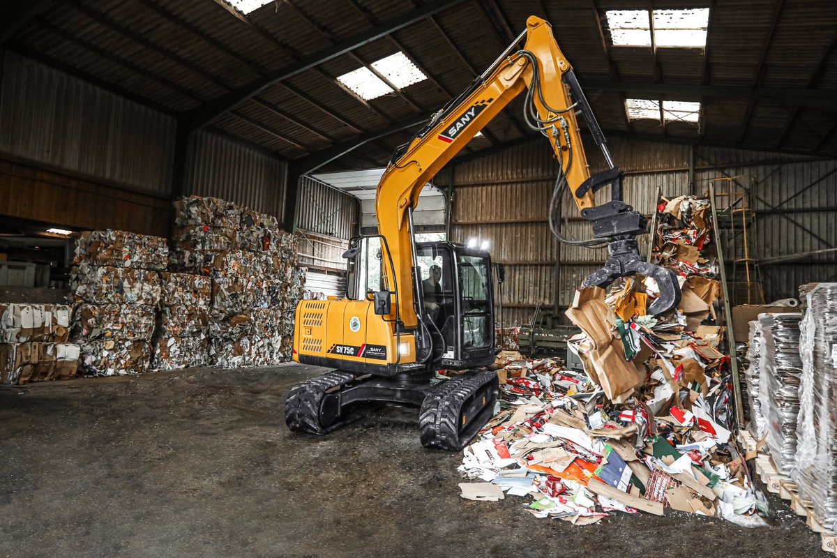 Meet our 7-tonne excavator, the SY75C. 

Built tough. Built smart. Built for you.💪

#sany #CompactExcavator