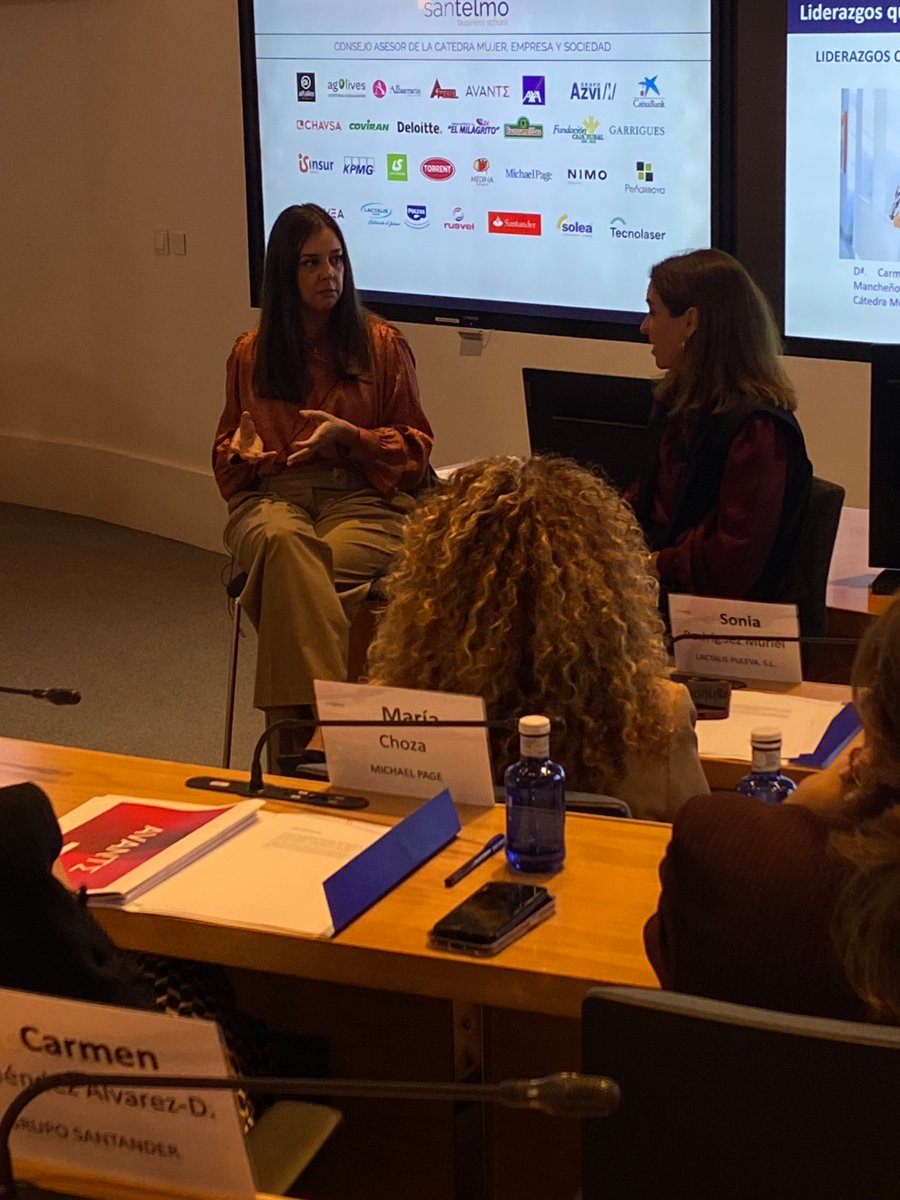 «El principal reto para impulsar a la mujer directiva es crear espacios donde puedan conectar y generar sinergias». — Celina Pérez Casado, Dir. Gral. de Empresa, Junta de Extremadura.

Reunión del Consejo Asesor de la 
#CátedraMujerEmpresaSociedad