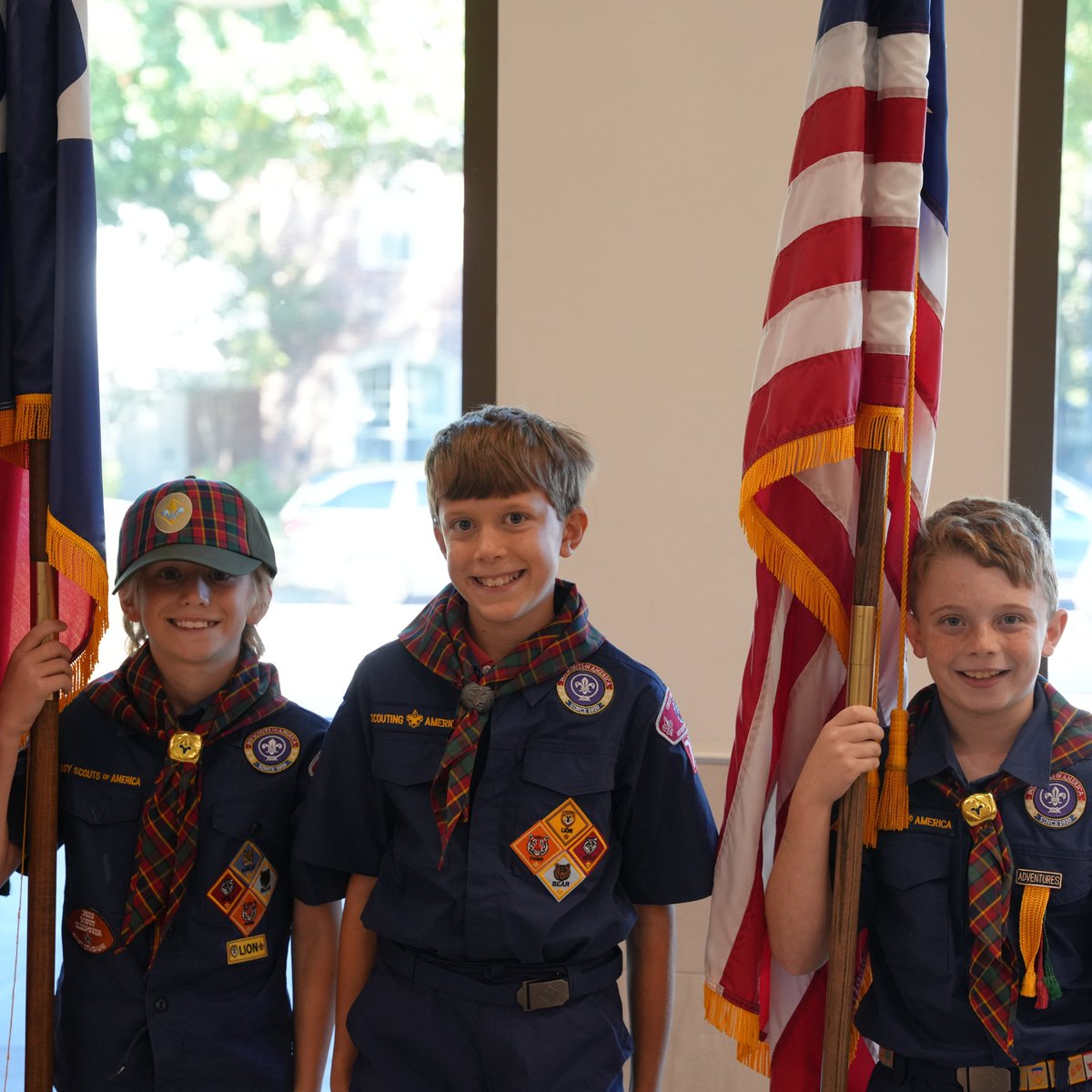 hpisdschools's tweet image. University Park Elementary welcomed Veterans and Grandfriends for a morning filled with music, writing, classroom visits and Panther pride. 💛 This cherished tradition celebrates the generations who continue to support our students and make the UP community so special. #HPISD
