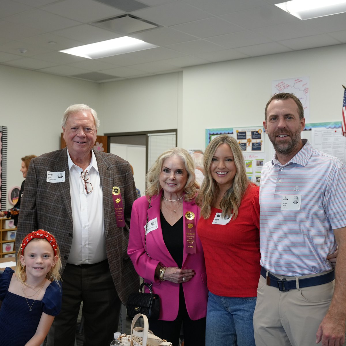 hpisdschools's tweet image. University Park Elementary welcomed Veterans and Grandfriends for a morning filled with music, writing, classroom visits and Panther pride. 💛 This cherished tradition celebrates the generations who continue to support our students and make the UP community so special. #HPISD