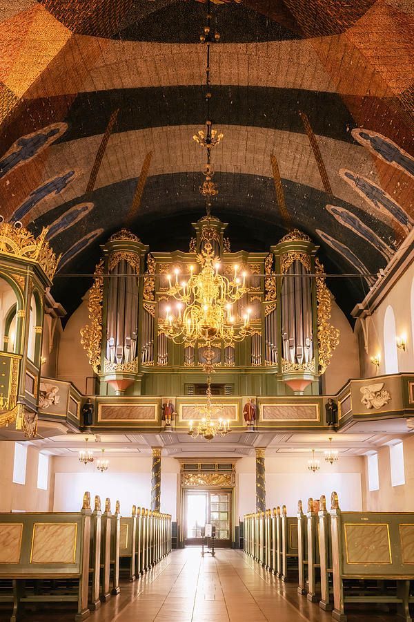joancarroll's tweet image. Oslo Cathedral buff.ly/3hN2kMX  #oslo #norway #church #cathedral #chapel #giftideas #travel #travelphotography #aisle #nave #chandelier @joancarroll