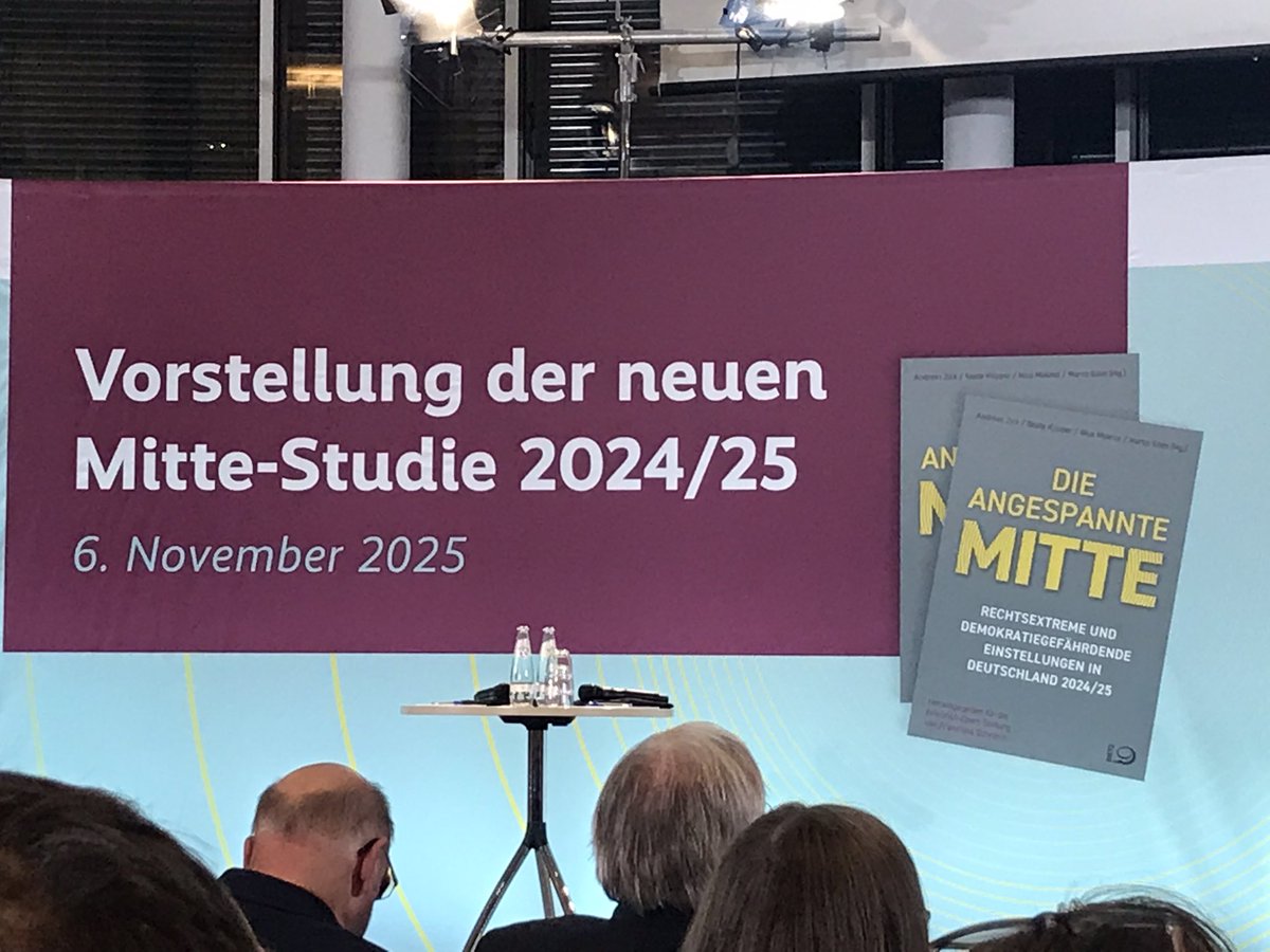 Vorstellung der  #Mittestudie in der FES. Eines ist klar: #Demokratie muss verteidigt werden, um die angespannte Mitte muss gerungen werden, damit wir nicht in einer Diktatur landen.