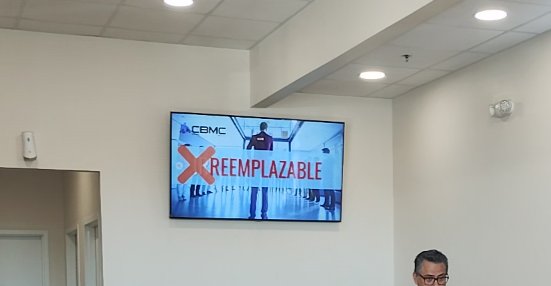 Mañana intensa, impartiendo la charla REEMPLAZABLE, para empresarios del Valle de Texas. Apreciamos mucho la amabilidad de nuestros anfitriones, Pizza Express.