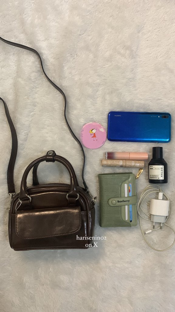 harisenin02's tweet photo. bag local i dont regret buying:

they're totally worth it… useful &amp; stylist https://t.co/5VRWRQT2SF
