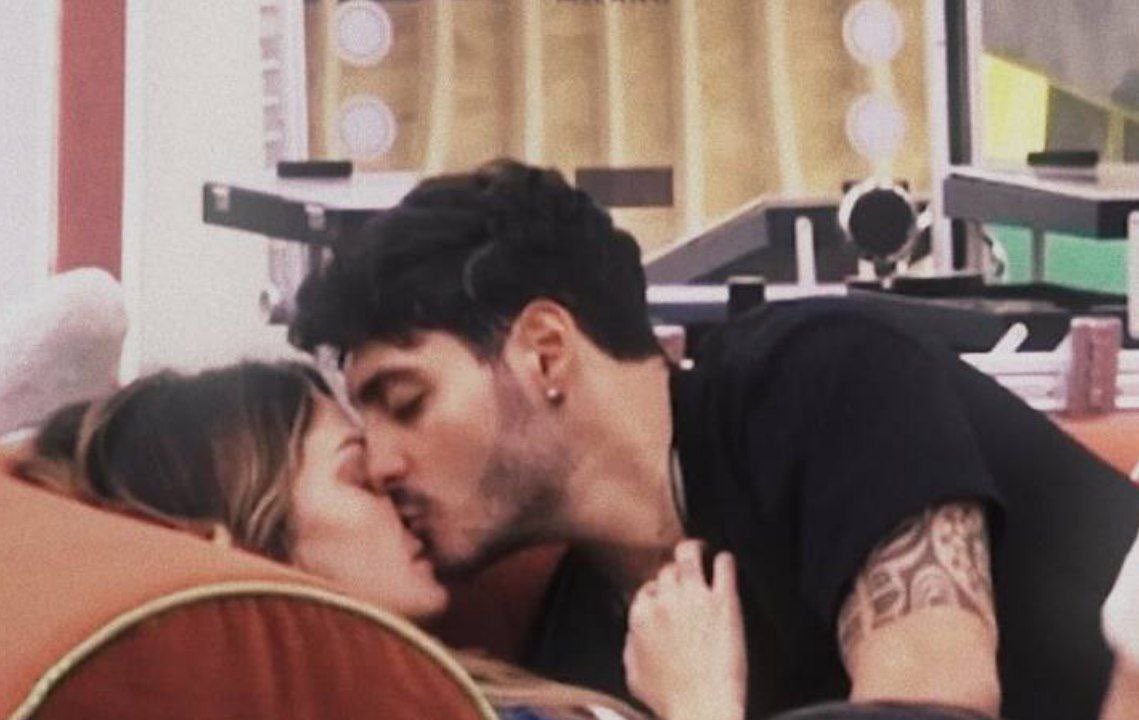 mareluna2022's tweet photo. 9 mesi di scelte consapevoli
9 mesi di scelte condivise 
9 mesi di protezione reciproca 
9 mesi di volontà di costruire un futuro
9 mesi di NOI, e non più di IO e TE
9 mesi d’amore MATURO, CORAGGIOSO E VISCERALE
9 mesi di MAGIA, non perfetta, MA VERA✨♥️ https://t.co/xMGtf5Lvyc