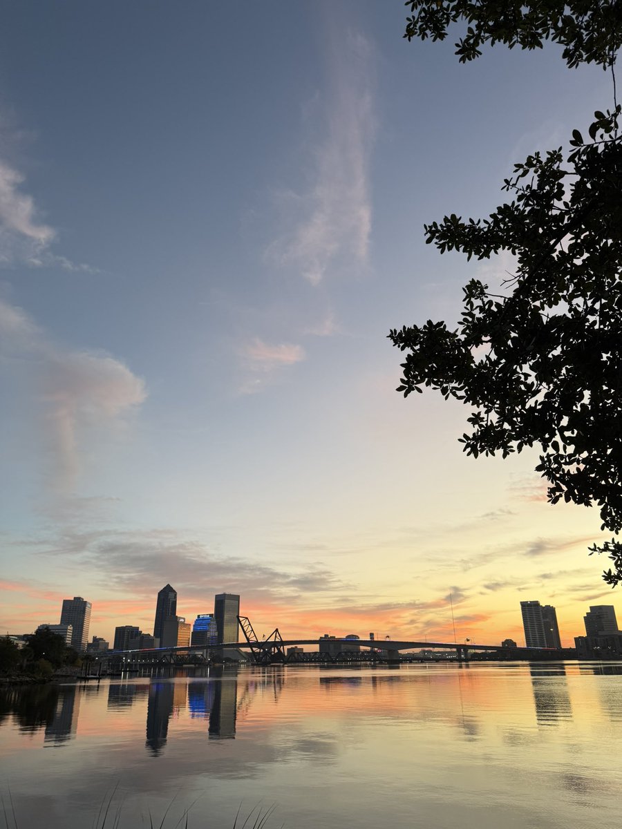 JustJayJax's tweet image. I saw it come up this morning in Jacksonville.  Great pictures