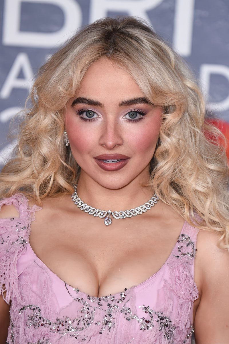 load this in 4k, she’s clearer than your eyesight