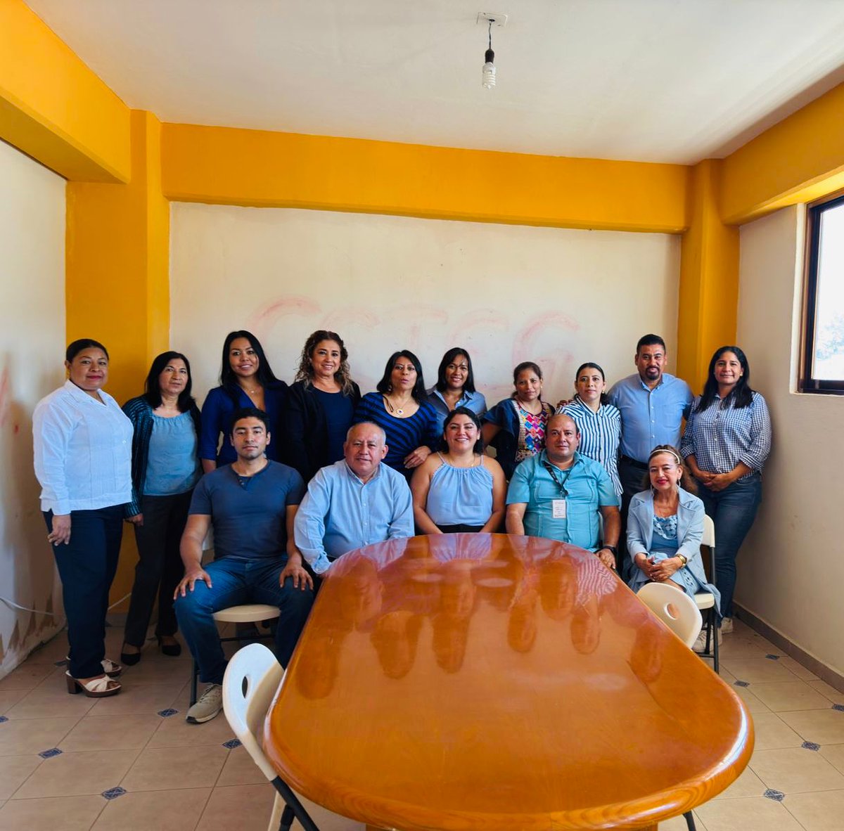 #SoyJusto 🩵

Hoy vestimos de color azul 👕 en la Secretaría de Educación Guerrero, con el lema “¡Soy Justo!”, reafirmando nuestro compromiso que “donde hay justicia, hay confianza”. Dando seguimiento a la campaña “Acciones que Transforman 2025” de Nuestro Estado de Guerrero.