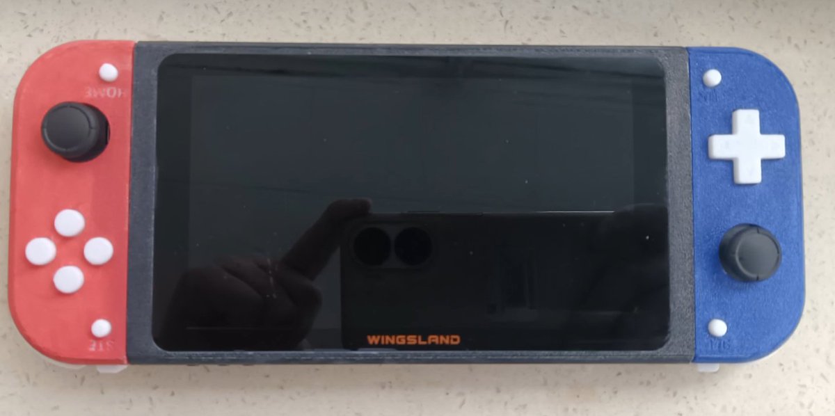 jamesrose0918's tweet photo. RK3566-based Handheld Gaming Console using #Android 13 - #Electronic Design &amp; #Embedded Systems

#RK3566 SoC, LSM6DS3TR-C Motion #sensor,  AP6256 Dual-band Wi-Fi &amp; BT 5.2 chip, 30W USB PD3.0, Power Management, 5.5 inch Touch Screen,  USB 3.0, and  #Wireless Controllers https://t.co/6mppbnTuyL