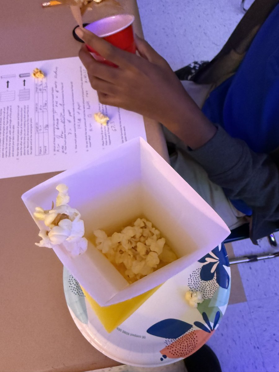 Mrs. Kearse students are learning about volume and surface area with popcorn...trick is keeping them from eating it. 😂

<a href="/BIParentEngage/">Bradwell Parent Engagement</a> 
<a href="/littlesabine1/">Sabine Little</a> 
<a href="/MaryRyan_LCSS/">Mary Ryan</a>
