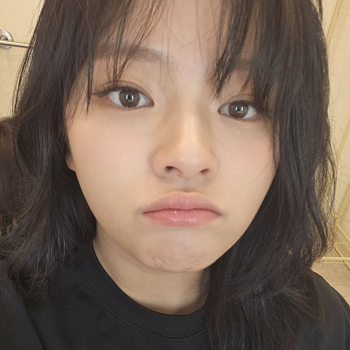 jeongmiDNI's tweet image. she has to pout every 5 minutes or