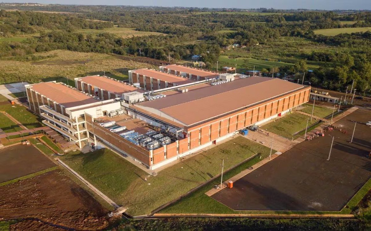 Hoy se realizó el primer desembolso de 20 millones de dólares para la construcción del Hospital General de Asunción, un proyecto financiado por Taiwán, con una inversión de 62 millones de dólares 🇵🇾🇹🇼🏥✨

Un hospital con tecnología de vanguardia en la Costanera Sur, qué ilusión.