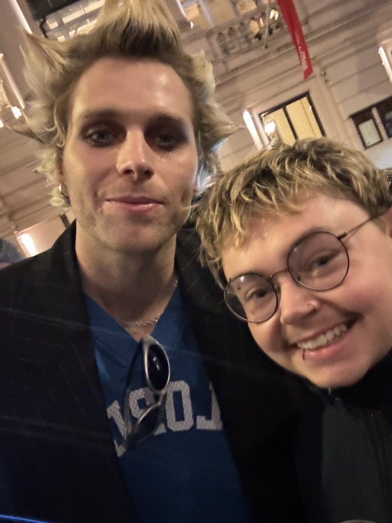 NOSHAMEMAX's tweet image. :)