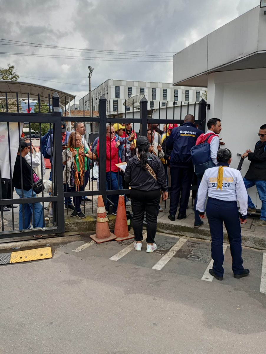 ASOCIACIÓN SINDICAL EDUCADORES DEL VALLE-ASIEVA tweet media