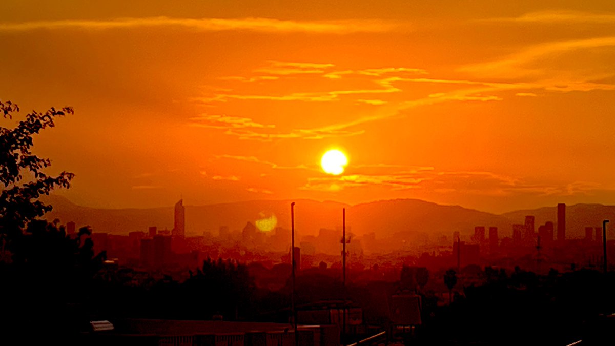 ManuMPena's tweet photo. Sunset https://t.co/IH5qbmuwYR