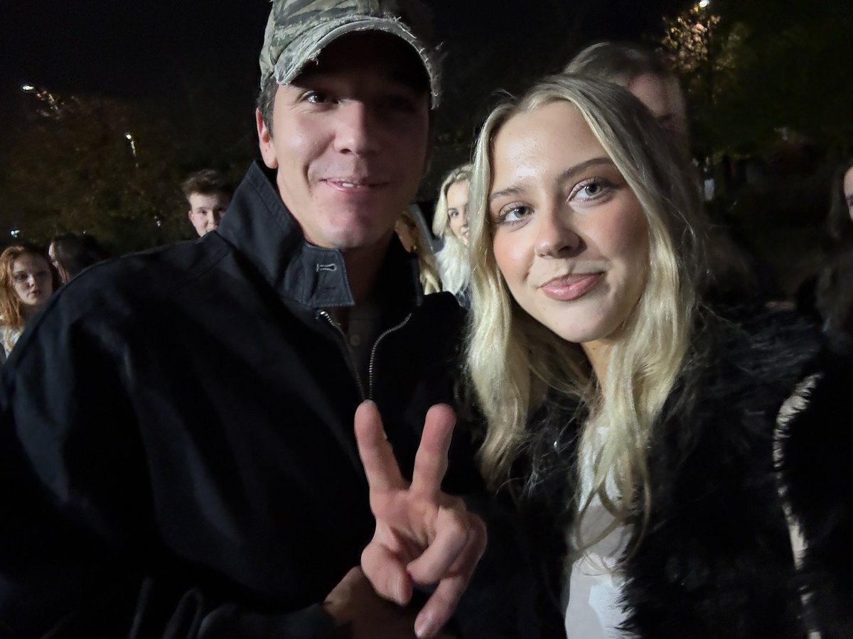 elin ⭐️ tweet media