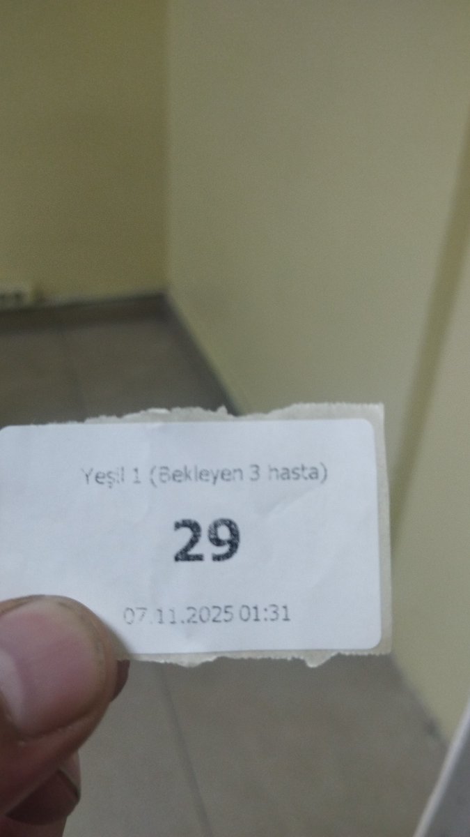 gkaraman61's tweet photo. @saglikbakanligi @RTErdogan @ilhanvarankeah hastanenin çekmeköy ek hizmet hastanesinde Dr olmadigi icin 1 saattir bekliyoruz Hala bir adli rapor duzenleniyor acil bir hasta gelse ne yapacaksiniz sorusuna haklisiniz cevabi cok yetersiz ilgilileri goreve cagirmak vatandaslik gorevi https://t.co/6ErEy7yGpc