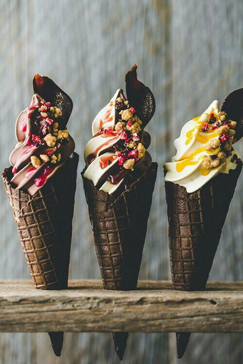 Sweet Tooth 🛜🧁🍰🍹🍒🍿 tweet media