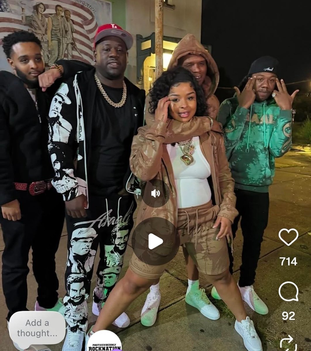 1Bay_area's tweet photo. @bluefacebleedem You fucked your day ones Baby mother Sadie the ho https://t.co/YyR8StzAGC