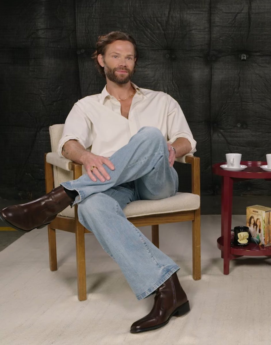 kw211_'s tweet photo. HE LOOKS SOOOOOOO GOOD https://t.co/pkvnrQ2tY5