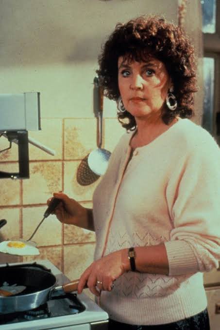 sammysandwch's tweet photo. Rest well Pauline,
Still have my chips and dippy egg every now and again.
Love to her family
Xxโค๏ธ๐
#PaulineCollins
#ShirleyValentine
#Chipsandegg https://t.co/Vzv8rWw8Bi