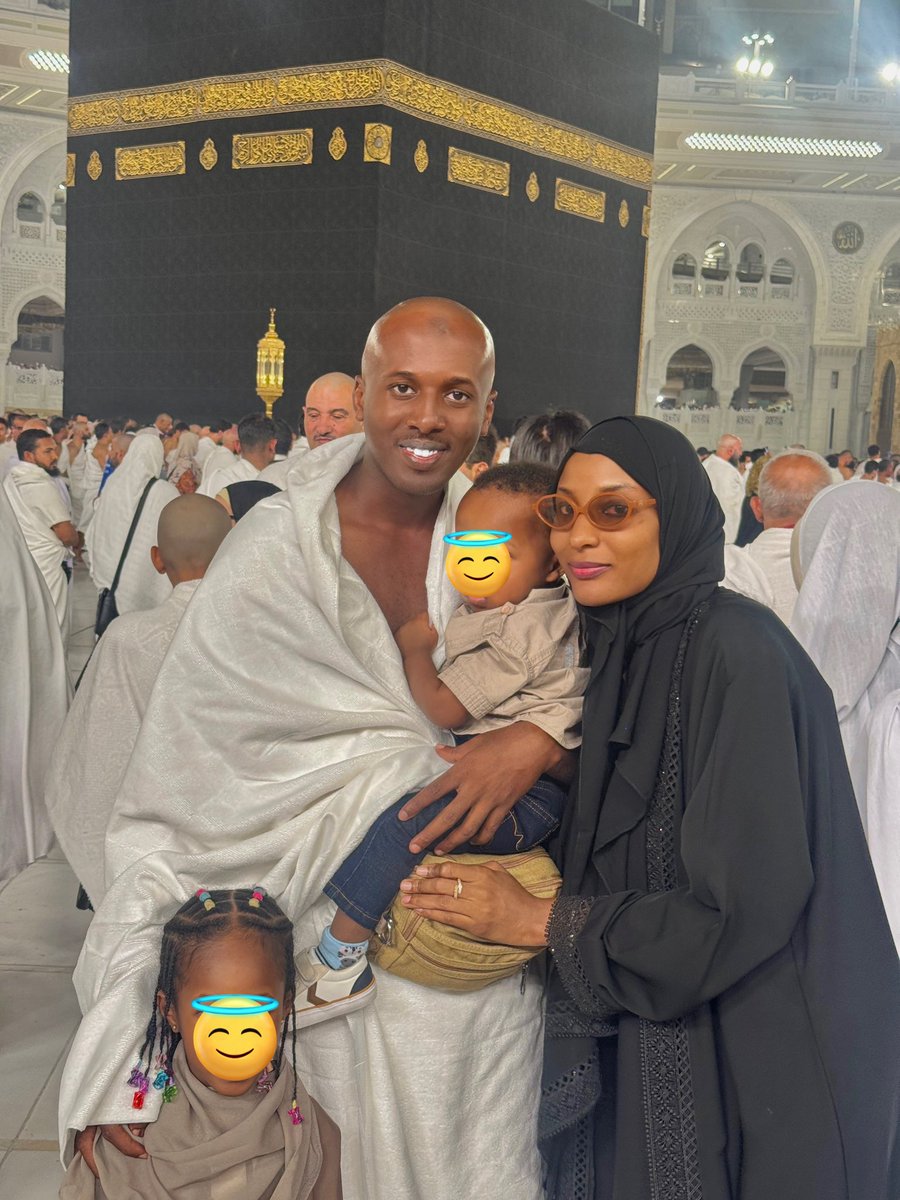 aiishadahir's tweet image. Allah called us, and we answered. Labbaik Allahumma Labbaik🥹