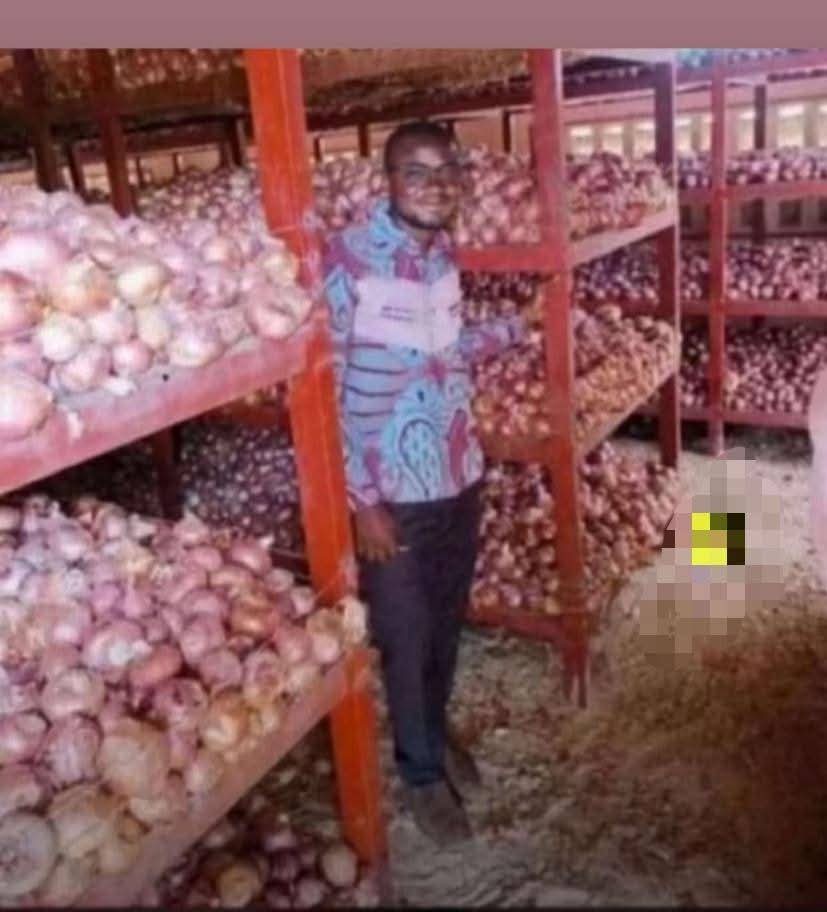 luca_varan's tweet image. moi entrain de m'occupé de mes oignons 😤😤