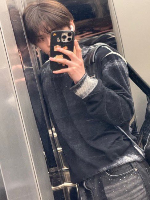 junghwan tweet media