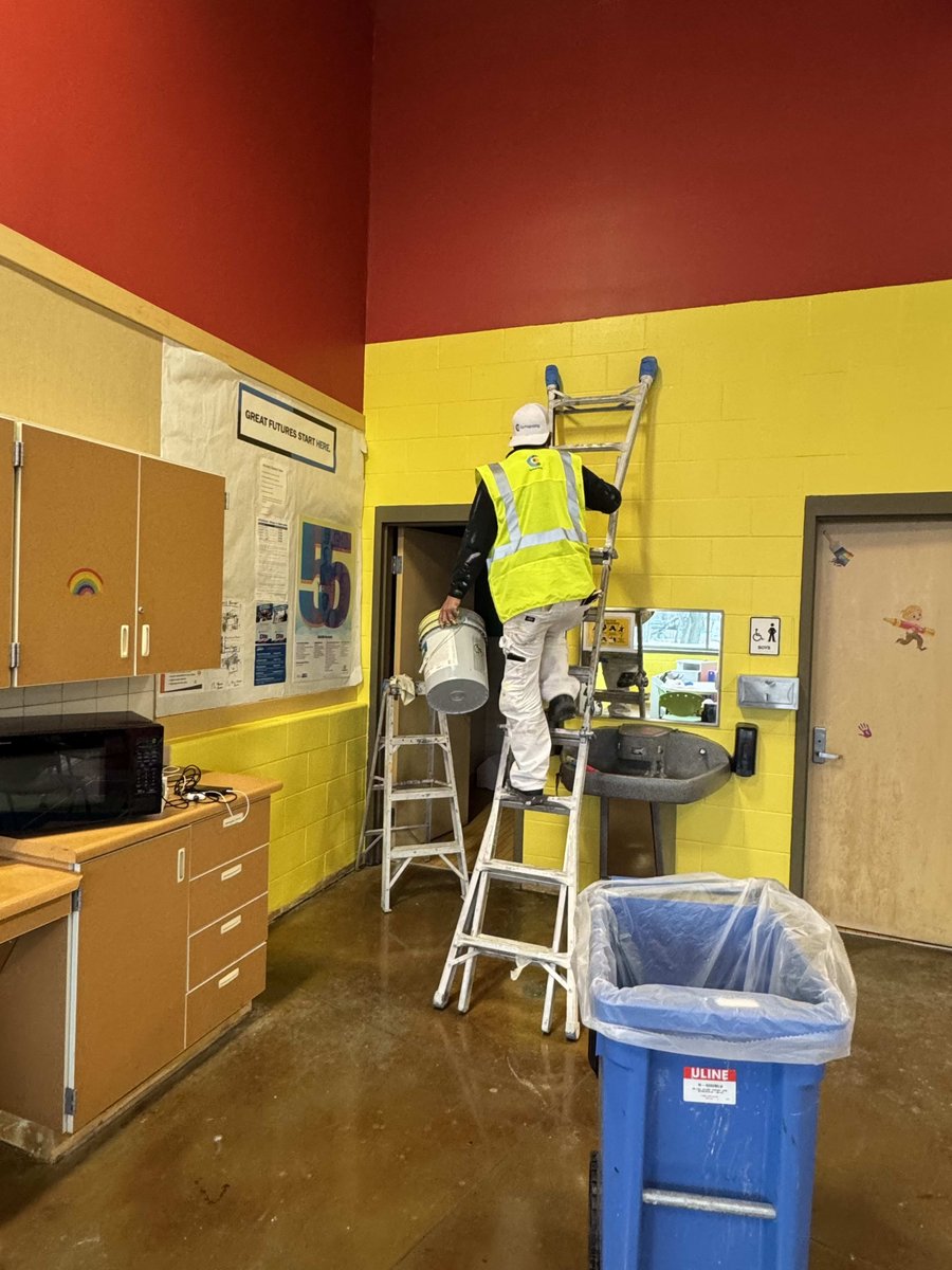 GoPaintingOmaha's tweet image. The cold might slow down the outside work…
but inside? We’re just getting started. 💪
Schedule your winter interior projects early — our calendar fills fast!
#GoPainting #InteriorSeason #WinterProjects #CommercialPainting