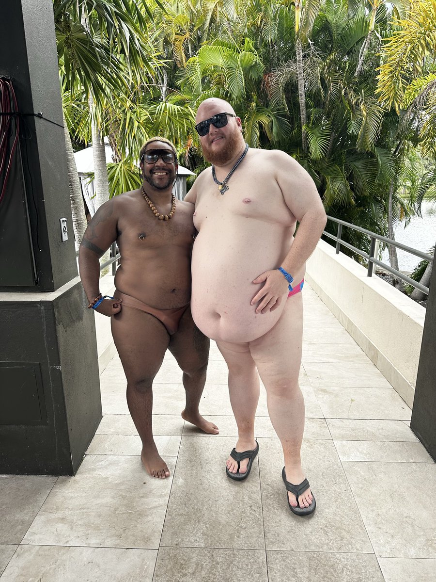 It was so good to see this gorgeous man dancing at <a href="/CannonballBash/">CannonballBash 2025</a> this year!! <a href="/thiccspeedoguy/">BEEF CUPCAKE 🧁 🔜 Cannonball ‘25, EDC ORL</a>