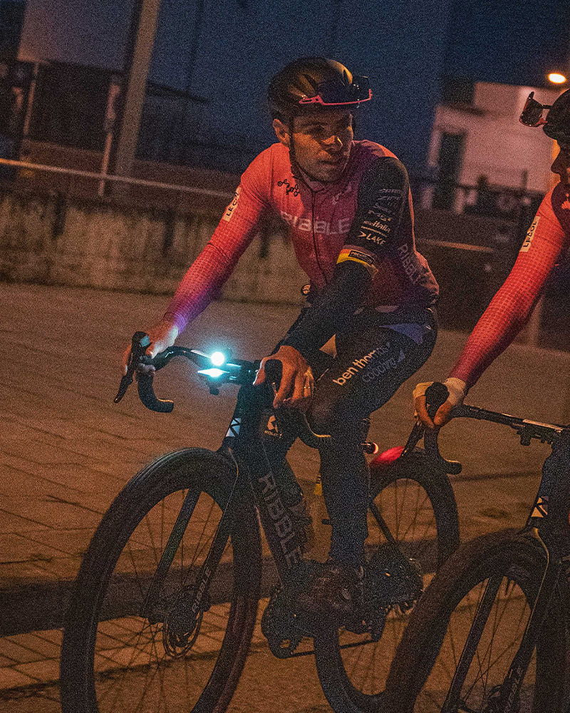 RibbleCycles's tweet image. Winter’s no reason to hang up the bike. 💪

With help from Ribble Outlier Ben Thomas, we’ve pulled together a guide to staying consistent when it’s cold, wet and dark — from training mindset to recovery and nutrition tips.

Read the full blog and keep your winter riding on track…