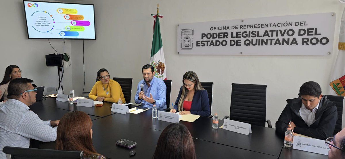 cjpeqroo's tweet photo. El Consejero Jurídico, Mtro. Carlos Felipe Fuentes del Río, participó en una mesa de trabajo junto a diputadas, y representantes de distintas dependencias, para fortalecer políticas públicas más humanas en favor de las personas con discapacidad y del espectro autista. ♿💙 https://t.co/sXl3R2Zltk