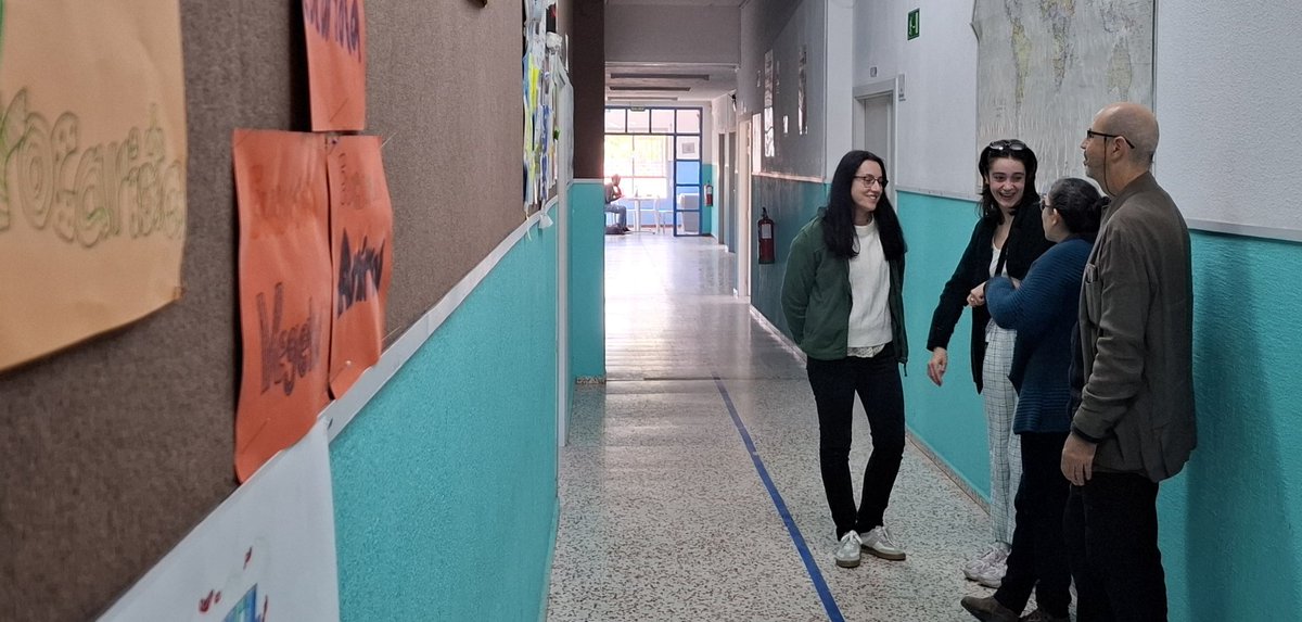 CMariaReina's tweet photo. Inés Rodríguez @Inusu_al, logopeda, colaboradora de @El_Intermedio y divulgadora de la discapacidad en redes, nos visita para conocer nuestro modo de atender la diversidad.

¡Unidos por el deseo de lograr plena inclusión!

#MaríaReinaEs INCLUSIÓN 
#AbiertosAlMundo
@jesuitinas https://t.co/JJ6NABJKPr