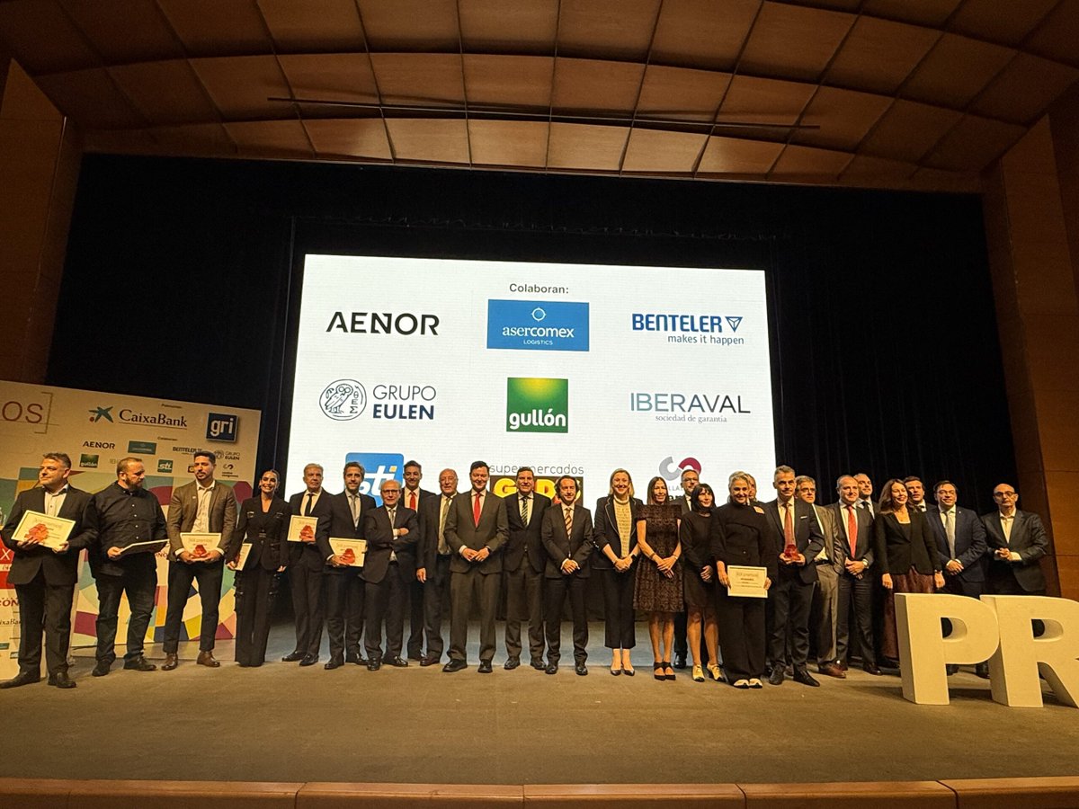 cyleconomica's tweet photo. “Cuando #Administración y #empresas van de la mano, el tejido productivo se hace mucho más fuerte”, destaca @MIsabelBlanco en #premioscyleconomica25 https://t.co/oWELPe9cTD https://t.co/nZtXY2ywHu