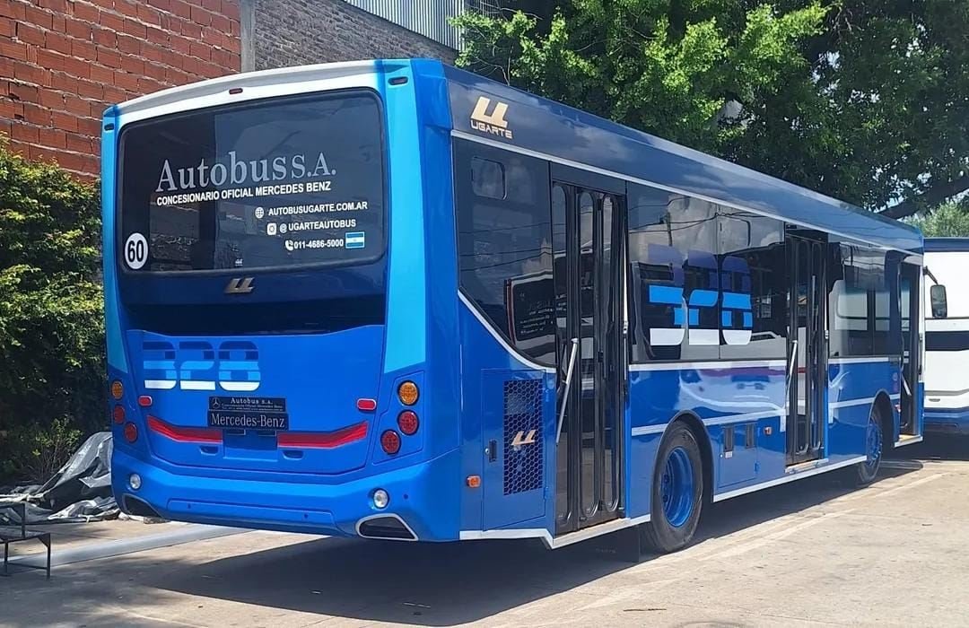 CiudadDeBondis's tweet image. Sorpresa ABSOLUTA: la #Linea328 vuelve a poner 0km de piso bajo (chasis #MB1621) de la mano de #Ugarte. También agrega el n° de linea en los laterales y atras, muy tipico de estos tiempos.

📸FB Todas las lineas argentinas