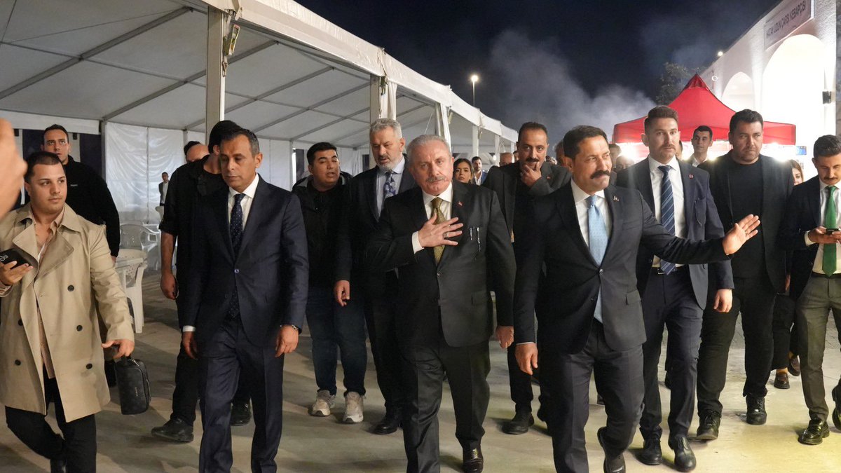 Hatay Konfederasyonu olarak düzenlediğimiz HATAY İL TANITIM GÜNLERİ etkinliğimize katılarak bizleri onurlandıran <a href="/TBMMresmi/">TBMM</a> 29. Başkanımız Muhterem büyüğüm Sayın <a href="/MustafaSentop/">Mustafa Şentop</a> beyefendiye çok teşekkür ederiz. <a href="/MustafaMasatli/">Mustafa Masatlı</a> <a href="/mehmetonturktr/">Mehmet ÖNTÜRK</a> <a href="/ZehraBekarEren/">Zehra Eren 🇹🇷</a> <a href="/AbdulkadirOzl/">Abdulkadir Özel</a>