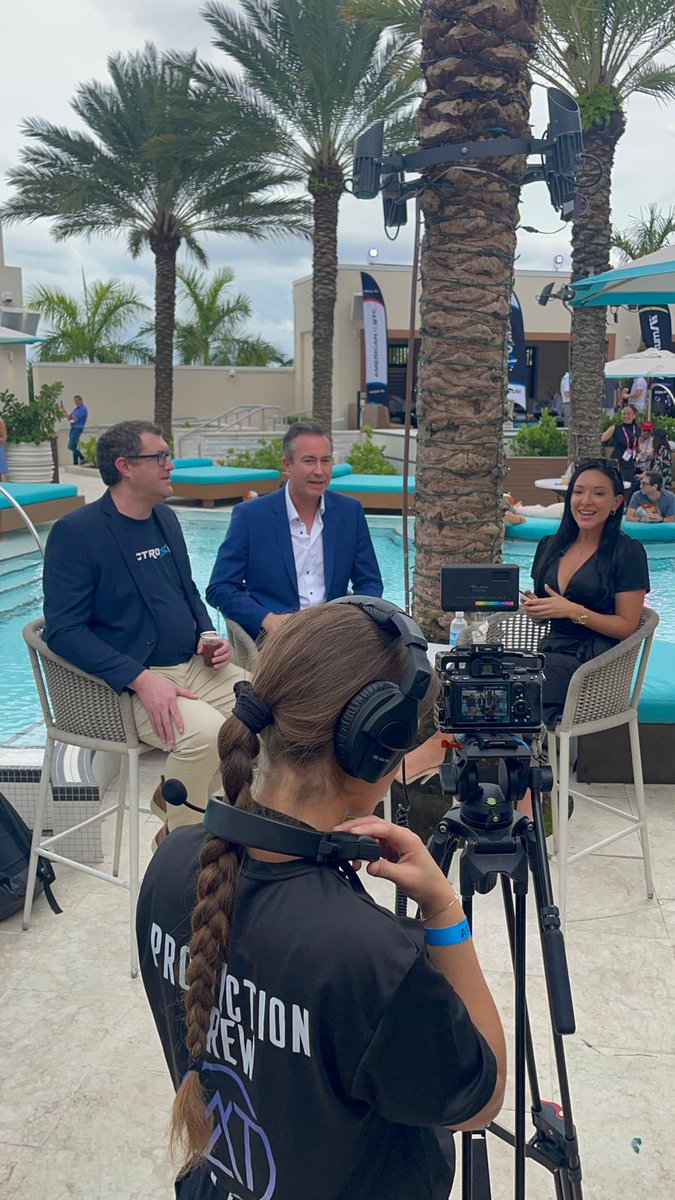 electroneum's tweet image. @LayahHeilpern interviewing @iamRichardElls and @ElectroSwap_Dex 🔥