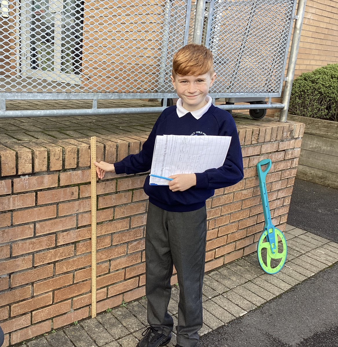 HolyChildPSBel's tweet photo. P5A loved using different pieces of equipment to measure varied lengths as part of our Outdoor Classroom Day. 

#SharingCaringLearning #outdoorclassroomday #outdoorlearning #practicalmaths #maths #measuring @OutdoorClassDay https://t.co/6VPB2GhXG1