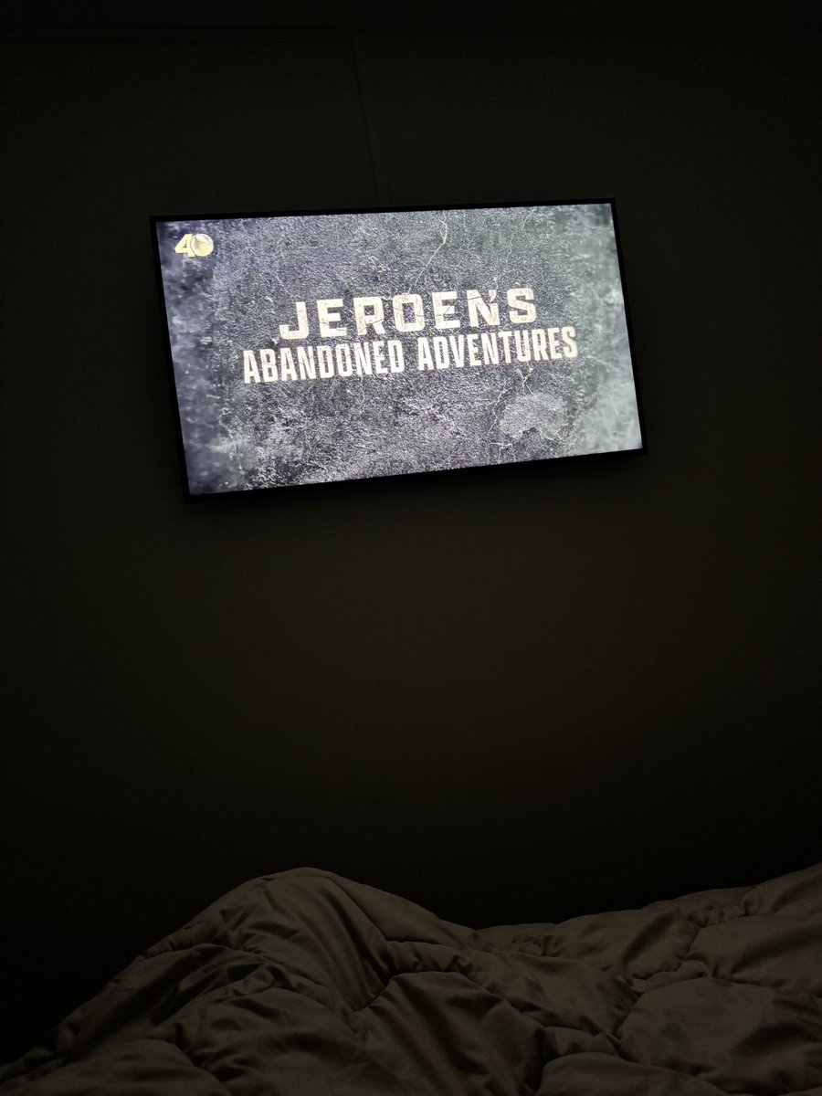 Speldenkussen80's tweet image. Zo de knollen op voor vandaag, nog eventjes tv kijken en dan lekker slapen! Nog 1 vroege dienstje te gaan!! #welterusten #hanginthere