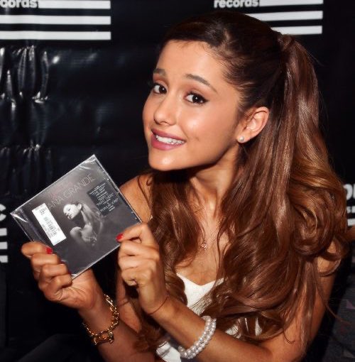 welcome back „yours truly ariana“ 🥹