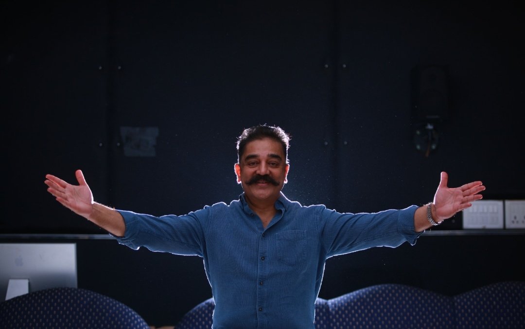 கலையின் சிகரம்
நேர்மையின் அடையாளம் சிந்தனை ஊற்று
மய்யவாத அரசியல்
மக்களின் குரல் 
எங்கள் அன்பு தலைவர் <a href="/ikamalhaasan/">Kamal Haasan</a> அவர்களுக்கு இனிய பிறந்தநாள் வாழ்த்துக்கள்🎉💐🎉<a href="/MaiamOfficialIT/">Maiam IT</a>
#KamalHaasan #HBDKamalHaasan #CelebratingKamalHaasan #KamalHaasan_the_centrist #மய்யம்_கமல்ஹாசன்